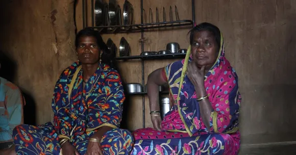 To ensure the system’s upkeep, Tanveer established an Urja Committee in each village, composed of three men and two women