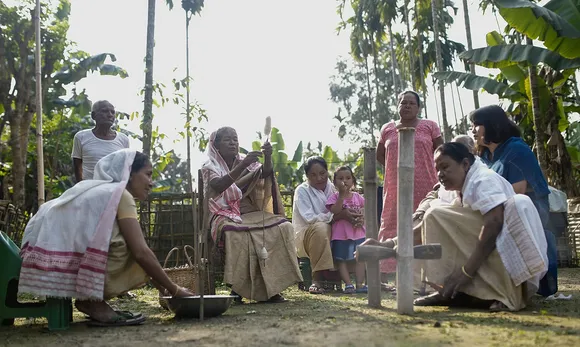 Muga reeling and Eri silk spinning at a community cluster.