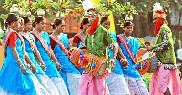 Tribal communities in Jharkhand mark Sarhul by offering sal flowers and thanking the Earth for a good harvest.