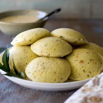 Rava-Idli-using-Instant-Mix