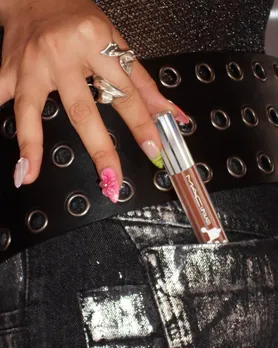 Lipglass Air, M.A.C Cosmetics: Best lip gloss in India that is weightless and nourishing