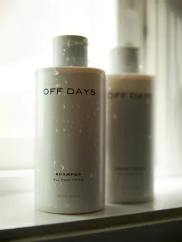 Off Days Hair shampoo for dry and dehydrated wavy hair