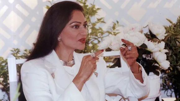 A still from The Simi Garewal Show, the original talk shows in India, which fared better than celebrity podcasts India, and still have clips going viral in the era of podcasts in India