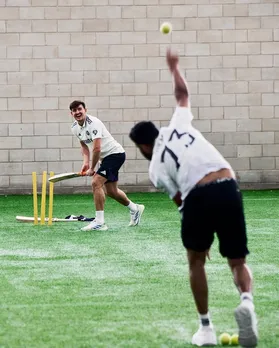 Siraj-Maguire: সিরাজের বলে ডিফেন্সিভ শট খেলেন ম্যাগুয়ের