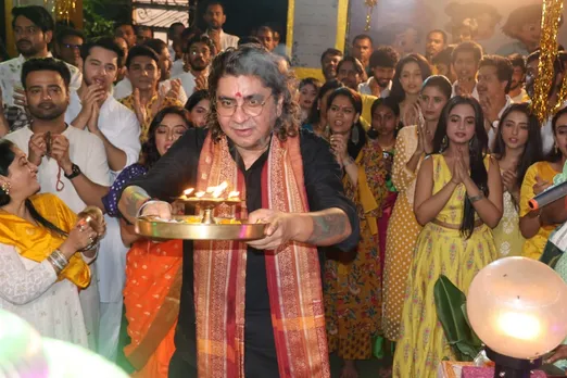 Ganpati Visarjan 2025 happened on the set of Anupama Rupali Ganguly and Rajan Shahi performed the puja (10)