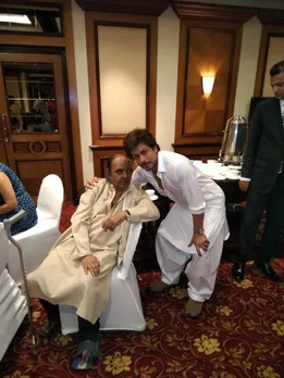 ALI PETER JOHN WITH SHAHRUKH KHAN