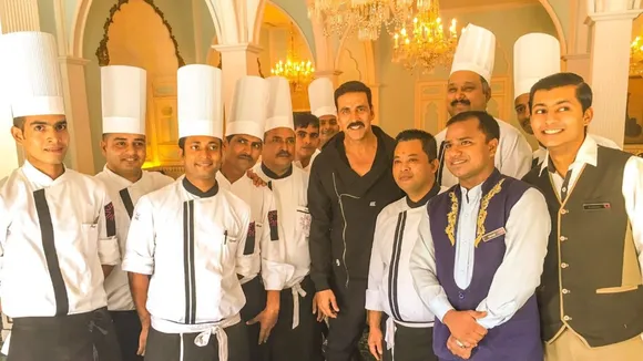 Akshay Kumar worked as a waiter