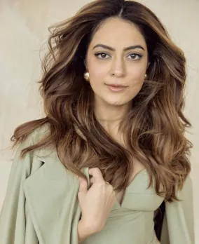 Anya Singh in bads of bollywood