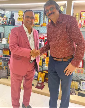 Bright showman Dr Yogesh Lakhani with Sr Journalist Chaitanya Padukone