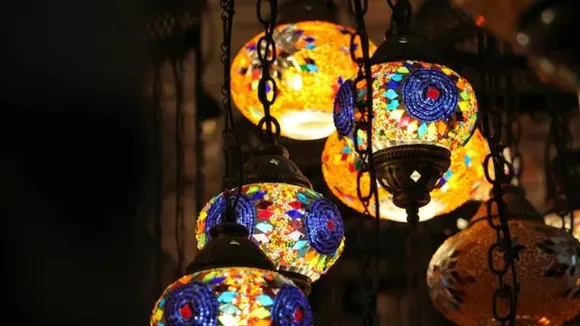 ದೀಪಾವಳಿ ದೀಪಾಲಂಕಾರದಲ್ಲಿ ಎಷ್ಟು ಬಗೆಗಳಿವೆ ಗೊತ್ತಾ? ಇಲ್ಲಿದೆ ಸಖತ್ ಇಂಟ್ರೆಸ್ಟಿಂಗ್ ಮಾಹಿತಿ!