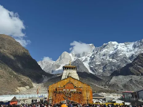 Chief Minister Pushkar Singh Dhami offering prayers at the Kedarnath temple during the winter closing ceremony.