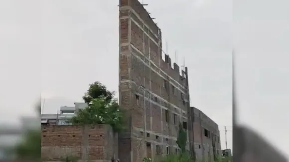 Video Of  Thin Bihar Building Viral