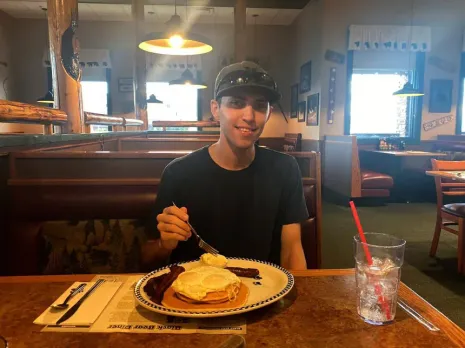 tyler-robinson-breakfast