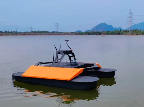 An Unmanned Surface Vessel by Hyper Horizon