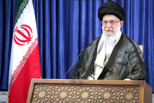 खामेनेई एक मौलवी से ईरान के 'सुप्रीम लीडर' तक का सफर! | यंग भारत न्यूज