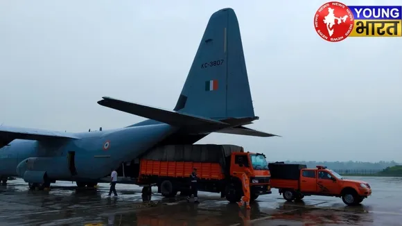 C130 and IL76 taking off shortly with NDRF load from Hindon to Jammu carrying relief and rescue materials