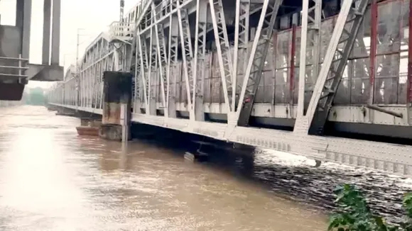 Delhi old iron bridge closed