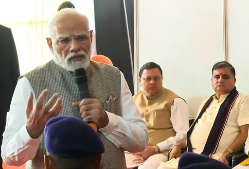 Pm modi Intract Officers