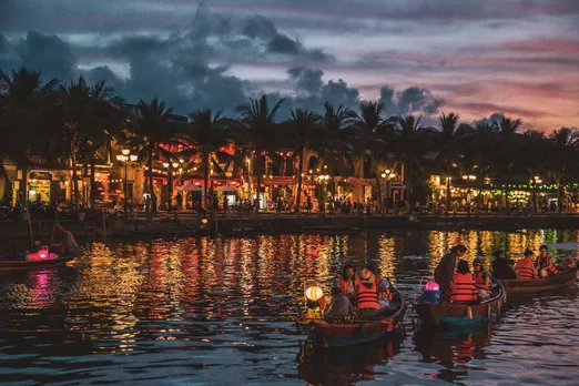 Exploring Vietnam’s Central Treasures in 5 Days – A Complete Tour Experience