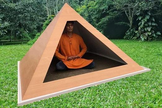 Small pyramid of paper can can also be made at home