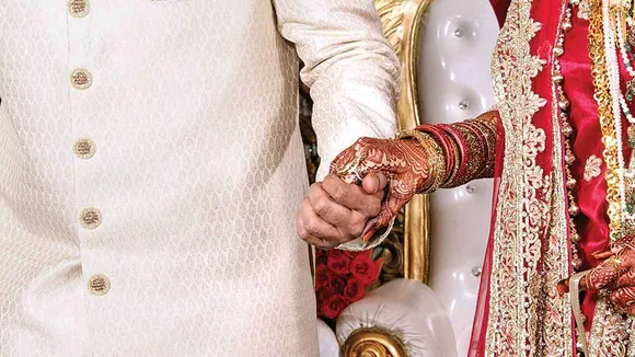 A tales of unmarried girls