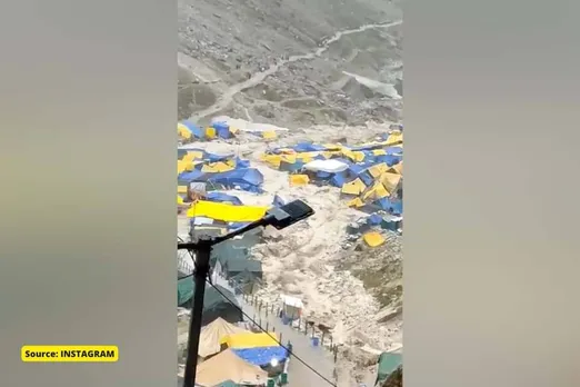 Cloudburst near Amarnath shrine, 04 feared dead