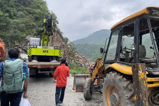 Delhi Manali Road opens after 24 hours