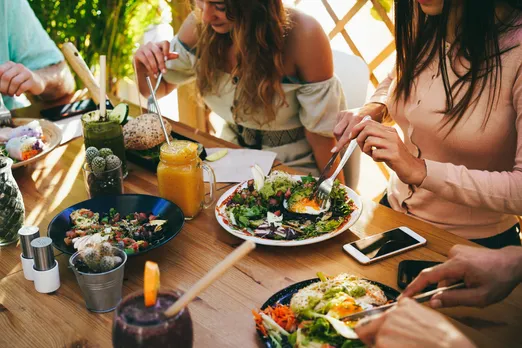 10-Tips-for-choosing-healthy-food-at-restaurants-2-scaled