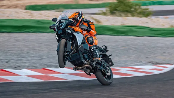2025 KTM 1390 Super Adventure S EVO