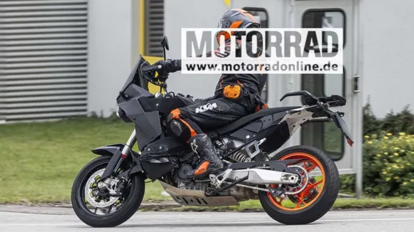KTM 990 SMT Supermoto Touring Side