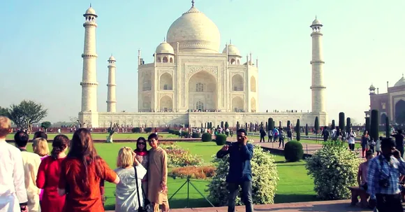 इस पर्यटक दिवस पर घुमे ताज महल और २०० अन्य जगहों पर मुफ्त !!!