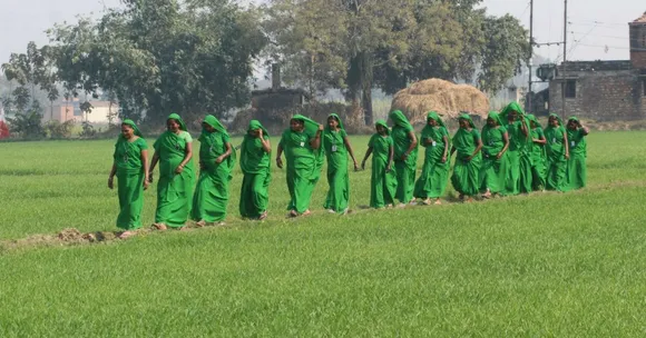 ग्रीन ग्रुप से महिलाओं को सशक्त बनाकर गाँवो में उम्मीद रोपते 'होप' समूह के छात्र