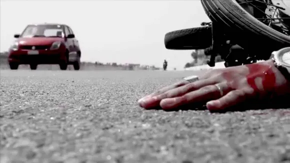 लोग मूक दर्शक बने देखते रहे; इस छोटे से बच्चे ने बचाई पीड़ित की जान!