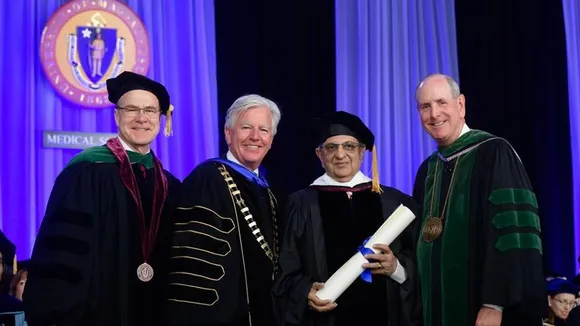 'डॉक्टर ऑफ़ ह्यूमन लेटर्स' डिग्री से सम्मानित होने वाले पहले भारतीय हैं साइरस पूनावाला!