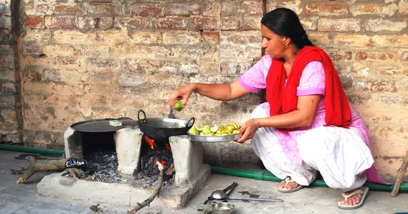 अब हाउसवाइफ को बेरोजगार नहीं समझा जाएगा; सरकार करेगी उनके काम के मूल्य का आंकलन!