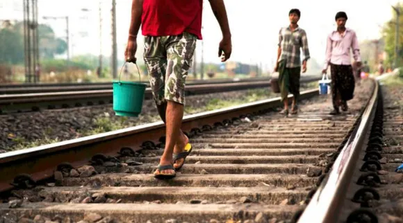 सुरक्षा की दिशा में भारतीय रेलवे का अहम कदम;  रेलवे ट्रैक के दोनों तरफ बनेंगी दीवारें!