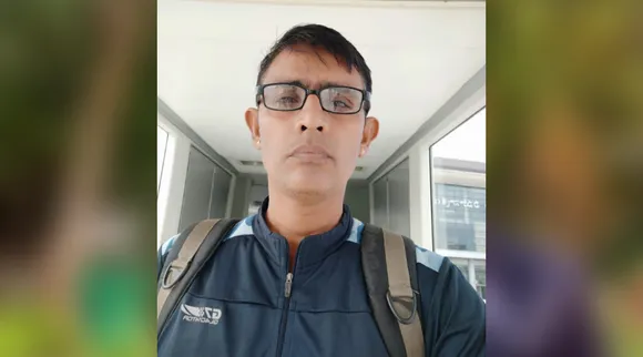 गाँव में पानी न होने के चलते छोड़नी पड़ी थी खेती, आज किसानों के लिए बना रहे हैं कम लागत की मशीनें!