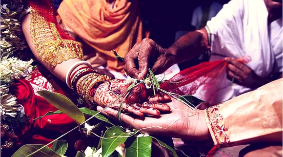 इश्वर चंद्र विद्यासागर की देख-रेख में, इस साहसी महिला ने किया था भारत का पहला कानूनन विधवा-पुनर्विवाह!