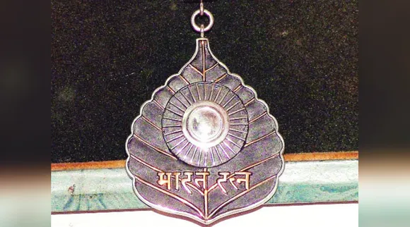 कभी विवादों में रहा, तो कभी इस पर रोक लगायी गयी; जानिये 'भारत रत्न' का इतिहास!