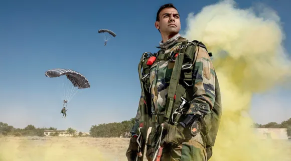 सैनिक पिता को श्रद्धांजलि : भारतीय सेना की कुछ असाधारण और अविश्वसनीय तस्वीरें!