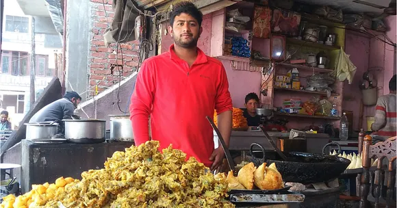 पकौड़े की दुकान में काम करने के साथ की पढ़ाई, देश की प्रतिष्ठित गेट परीक्षा पास कर लहराया परचम!