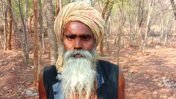 11 साल, 40 हज़ार पेड़ और एक 'पागल' हीरो: मिलिए चित्रकूट के ट्री-मैन से!