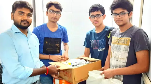 स्कूली छात्रों की पहल, घर-घर जाकर इकट्ठी करते हैं दवाइयां ताकि ज़रूरतमंदों तक पहुँचा सकें!