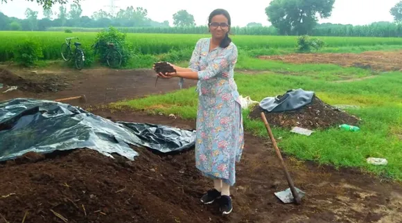 इंजीनियर बनाने लगीं केंचुआ खाद, साल भर की कमाई हुई 15 लाख रुपये