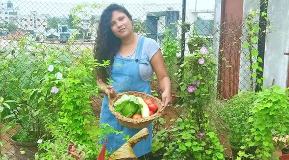 #गार्डनगिरी : छत पर 80 किस्म के टमाटर उगाती हैं पुणे की सुज़ैन