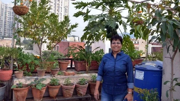 ISRO की पूर्व-साइंटिस्ट, खुद मिट्टी बनाकर उगातीं हैं 70 तरह के पेड़-पौधे, जानिए कैसे