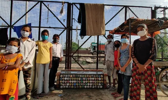 बच्चों की पहल, घर घर प्लास्टिक इकट्ठा कर, बना दिए पब्लिक बेंच