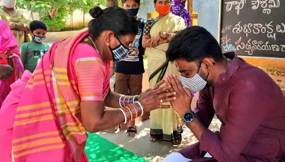 घर खरीदने के लिए जमा किये पैसों से खोला Rice ATM, 60 हजार+ लोगों तक पहुँचाया राशन