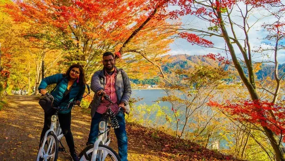 Nomadic couple