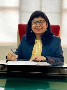 Dr Akshita